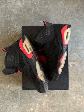 Jordan Men’s Black and Red Air Jordan 6 Sneakers